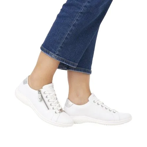 D1E03 Lace-Up Sneaker