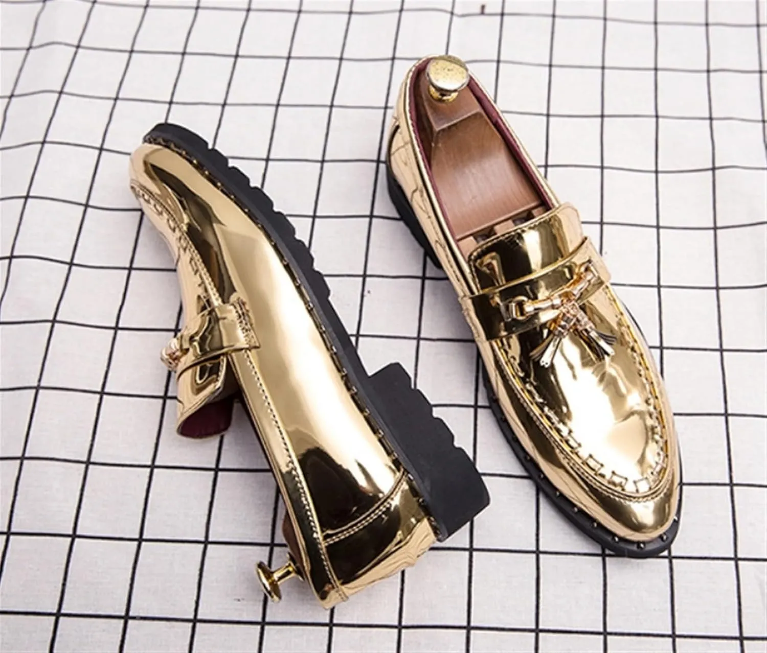 Men's Patent Leather Tassel Loafers Slip-On Dress Shoes Lug Sole Fashion Pointed Toe Walking Casual Formal Business Shoes for Men