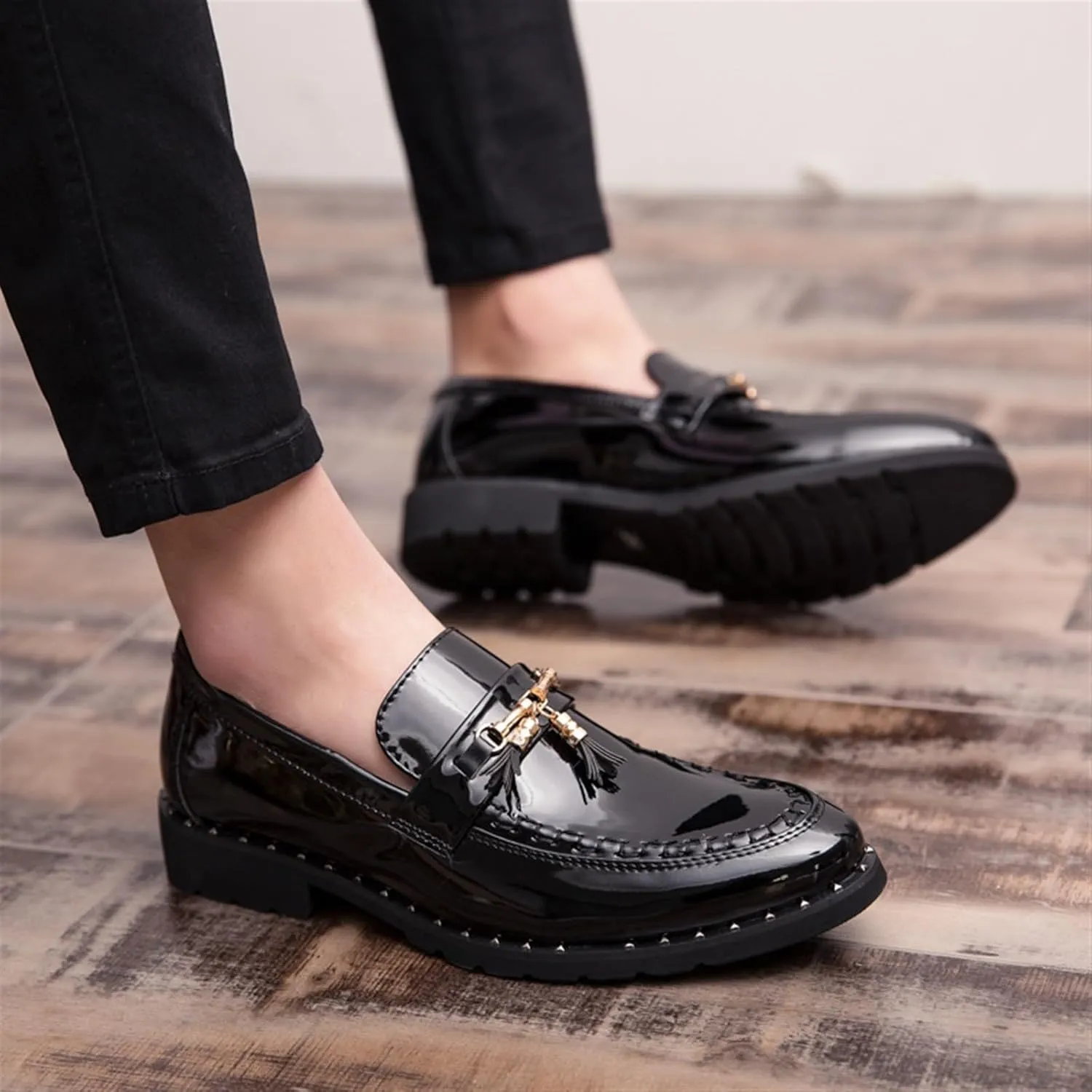 Men's Patent Leather Tassel Loafers Slip-On Dress Shoes Lug Sole Fashion Pointed Toe Walking Casual Formal Business Shoes for Men