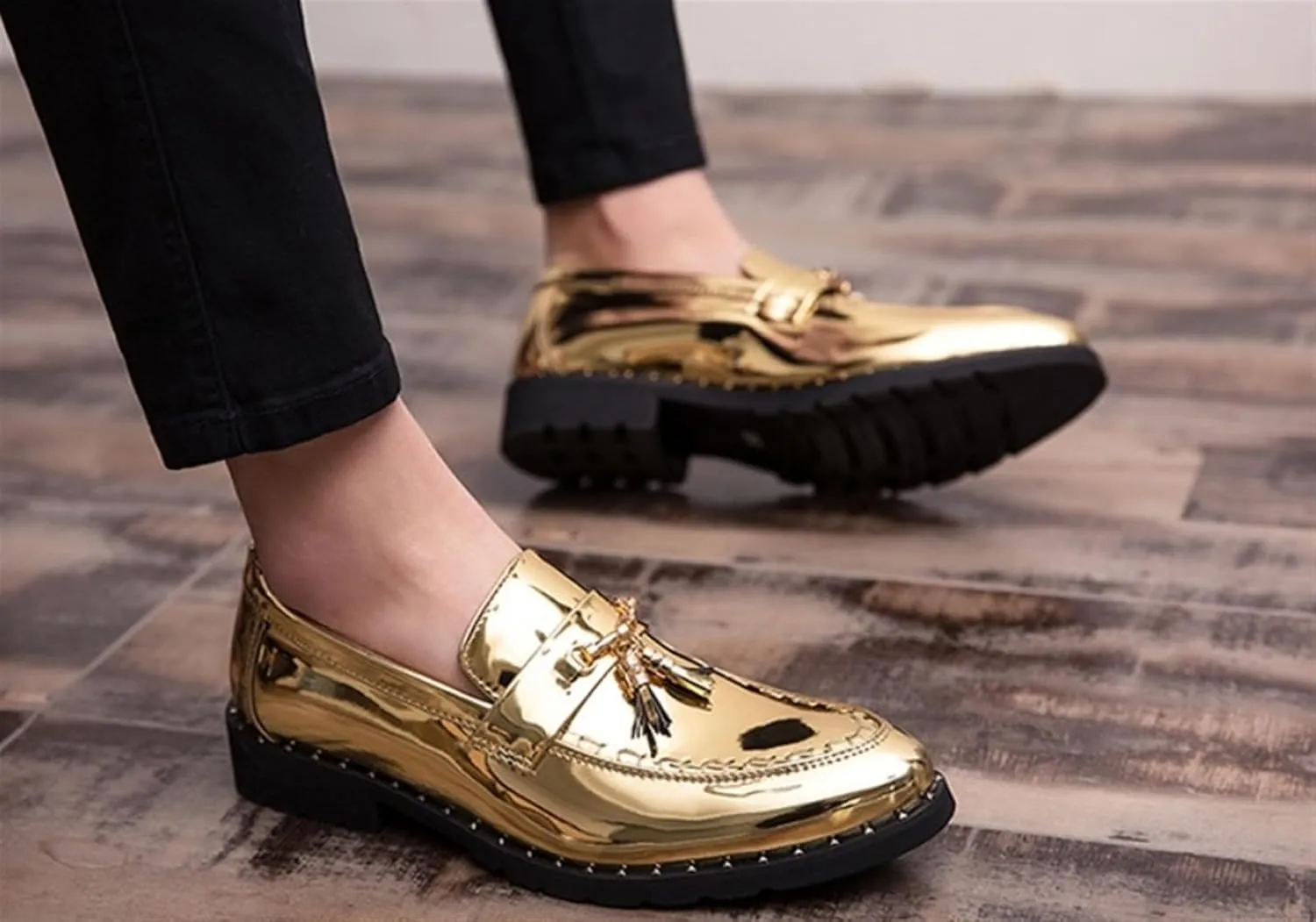 Men's Patent Leather Tassel Loafers Slip-On Dress Shoes Lug Sole Fashion Pointed Toe Walking Casual Formal Business Shoes for Men