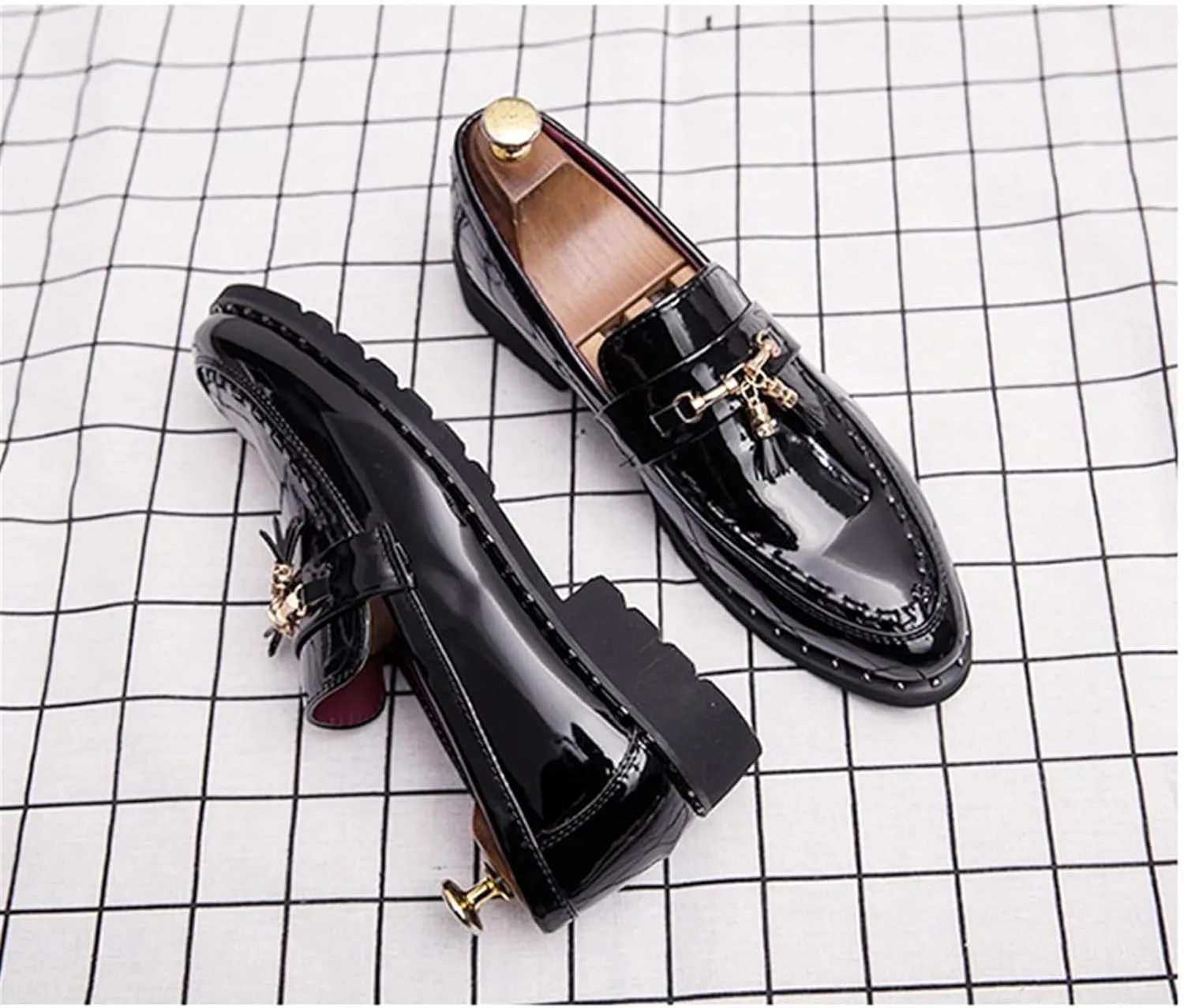 Men's Patent Leather Tassel Loafers Slip-On Dress Shoes Lug Sole Fashion Pointed Toe Walking Casual Formal Business Shoes for Men